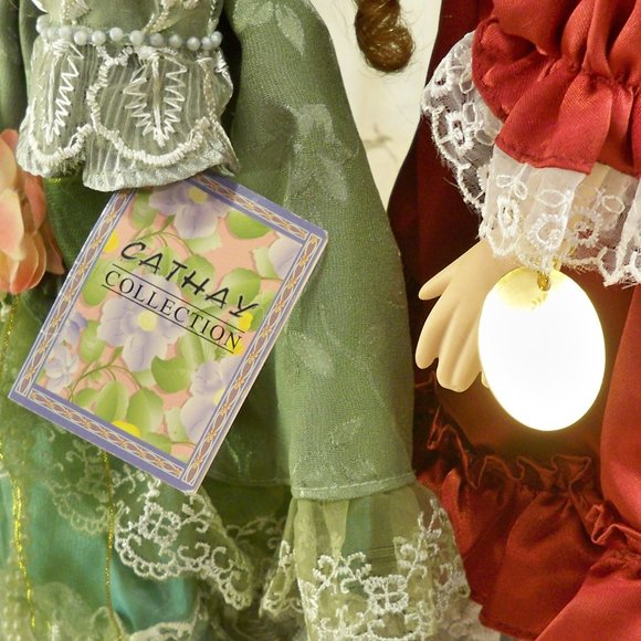 *Cathay Collection Porcelain 2 Doll W/Stand - Picture 7 of 9